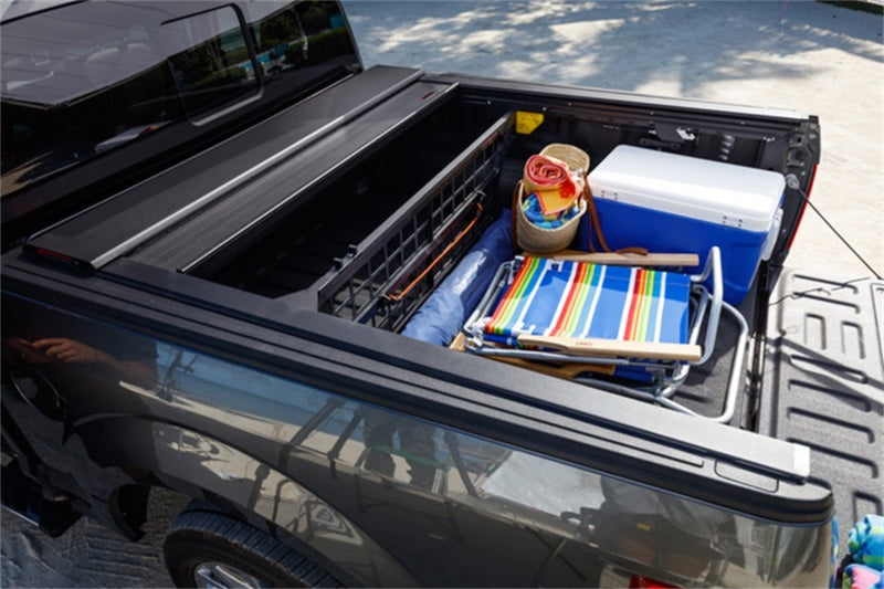 Roll-N-Lock 17-19 Ford F-250/F-350 Super Duty 80-3/8in E-Series Retractable Tonneau Cover