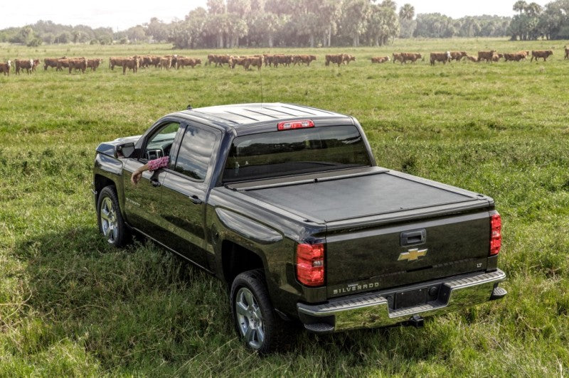 Roll-N-Lock 14-18 Chevy Silverado/Sierra 1500 XSB 68in M-Series Retractable Tonneau Cover