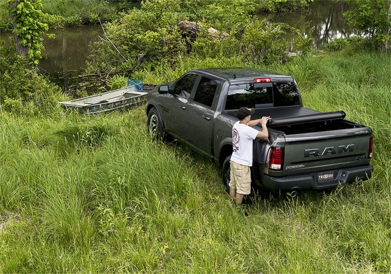 Truxedo 2020 GMC Sierra & Chevrolet Silverado 2500HD & 3500HD 6ft 9in Deuce Bed Cover